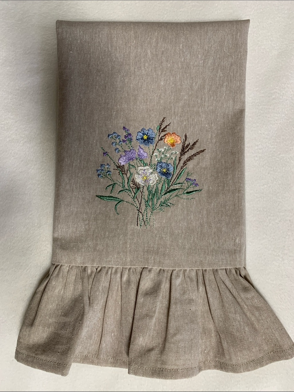 Embroidered Wildflower Ruffled Linen Kitchen Towel - Neutral